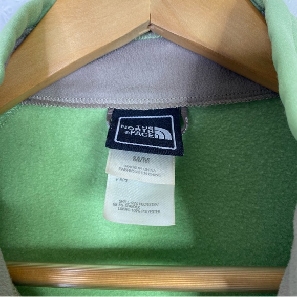 The North Face Green Long Sleeve Zip Front Jacket - Picture 4 of 7